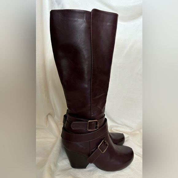Pierre Dumas Women’s Burgundy Tall Boots size 10 - Picture 2 of 5